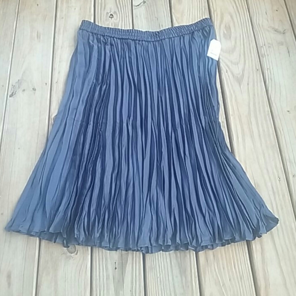 5 for $20  Time and Tru crinkle skirt XXL/2XG (20)